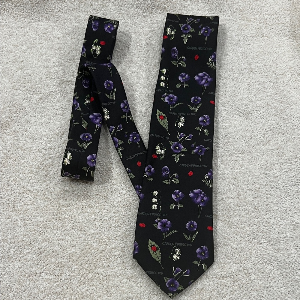 Elegant Black Floral Tie by Nicole Miller Collection
